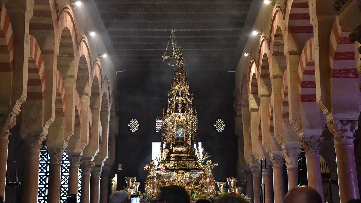 Fotografía del Corpus Christi de años anteriores en el interior de la Mezquita- Catedral