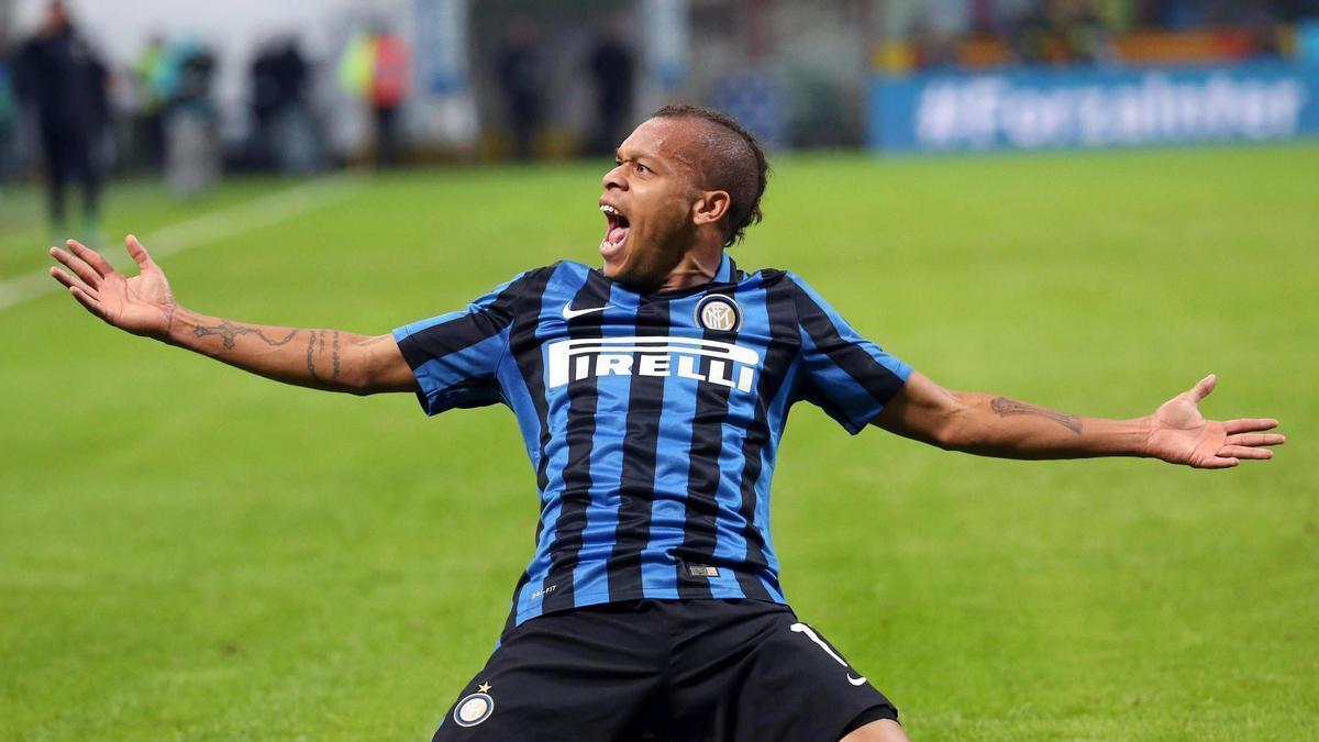 Biabiany celebra un gol con el Inter de Milán con quien se consagró campeón del mundo