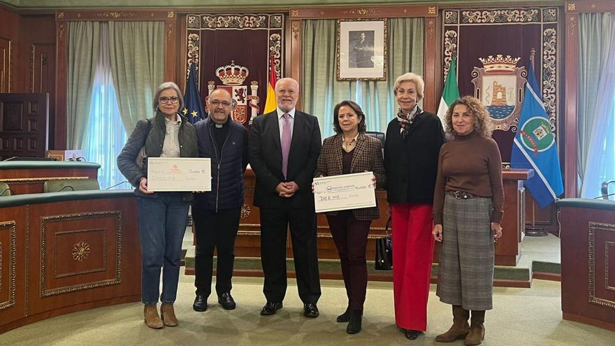 Representantes de Fundación Sierra Blanca, Bancosol y Cáritas