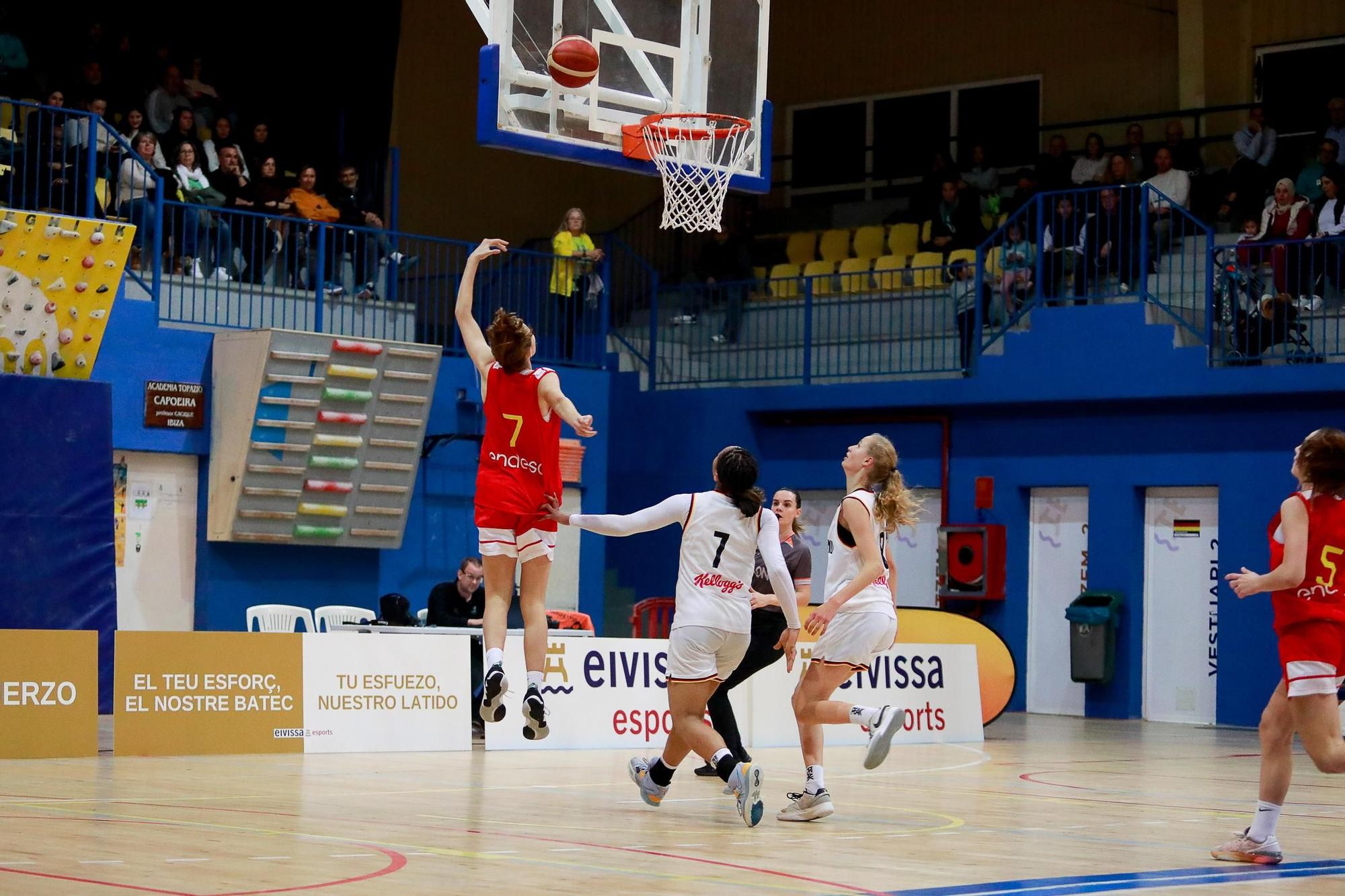 Mira aquí todas las fotos del Torneo Internacional U16F en Ibiza