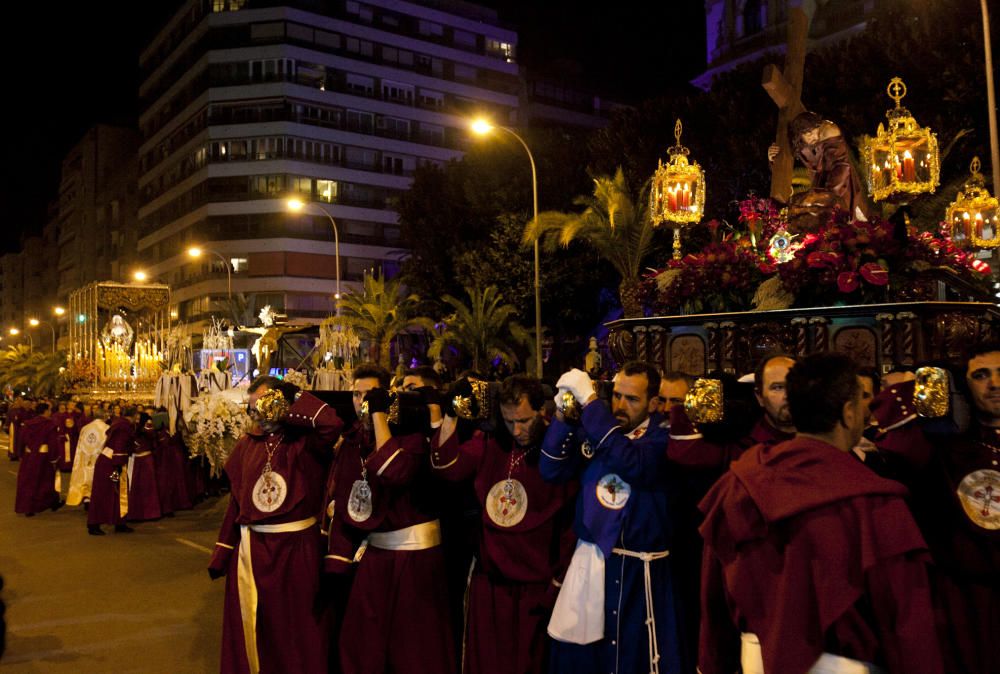 La Santa Cena procesiona por Alicante