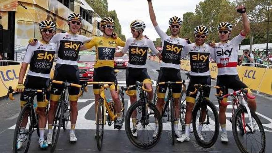 Los componentes del Sky, tras el último Tour. // Reuters