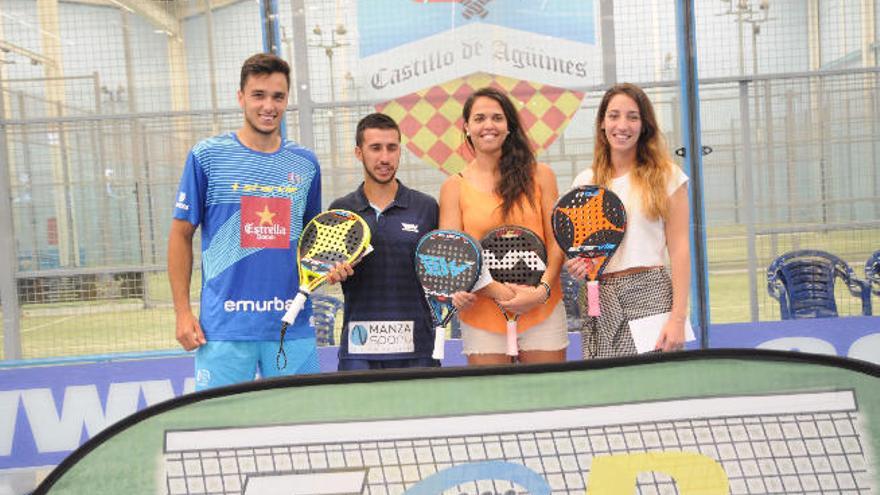 Las parejas vencedoras del torneo en el Castillo de Agüimes.