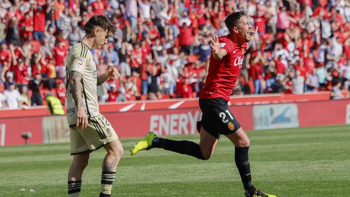 Raíllo celebra el gol de la victoria en el Mallorca-Granada que dio pie al caso