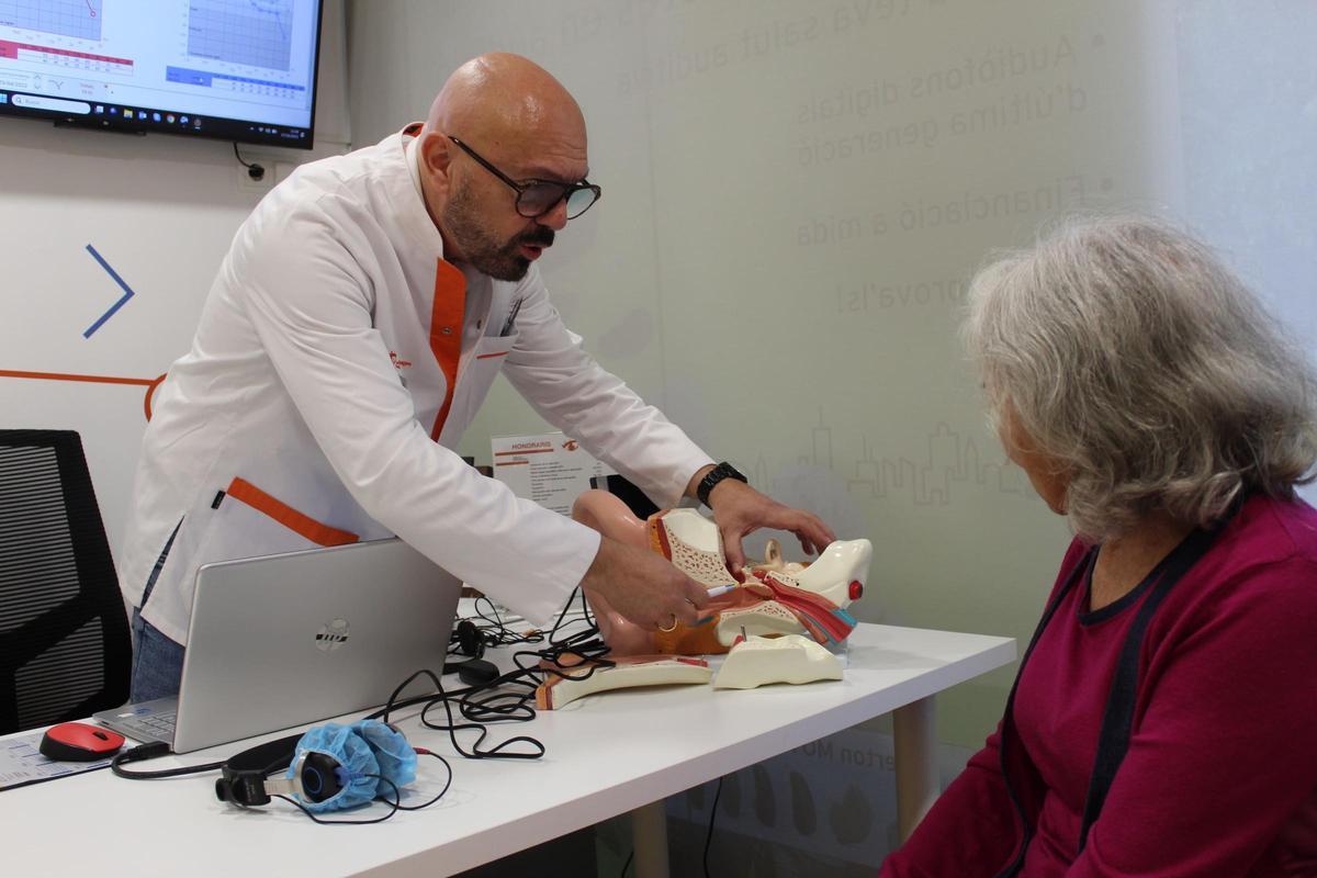 Descobreix la importancia de l'audiologia a Centre Òptic del Bages