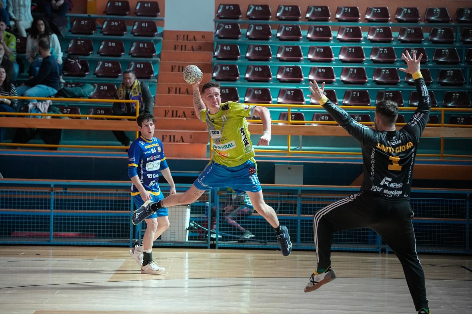 GALERÍA | Las mejores imágenes del Balonmano Zamora - BM Caserío