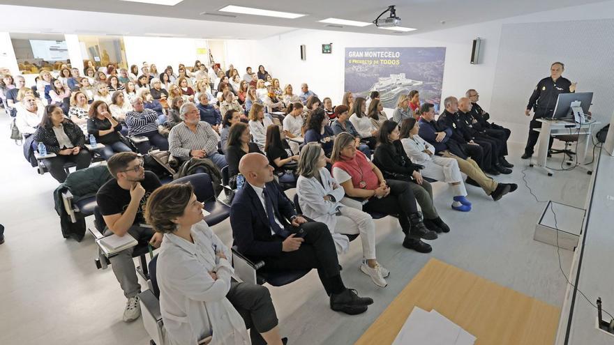 El interlocutor policial para Pontevedra y O Salnés, Manuel Barreira, se dirige a los profesionales.