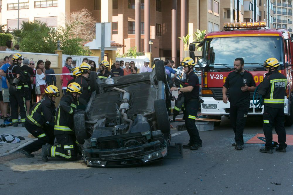 El vehículo de la mujer, de 71 años, ha volcado en la Avenida de la Condomina sobre las 9.30 horas