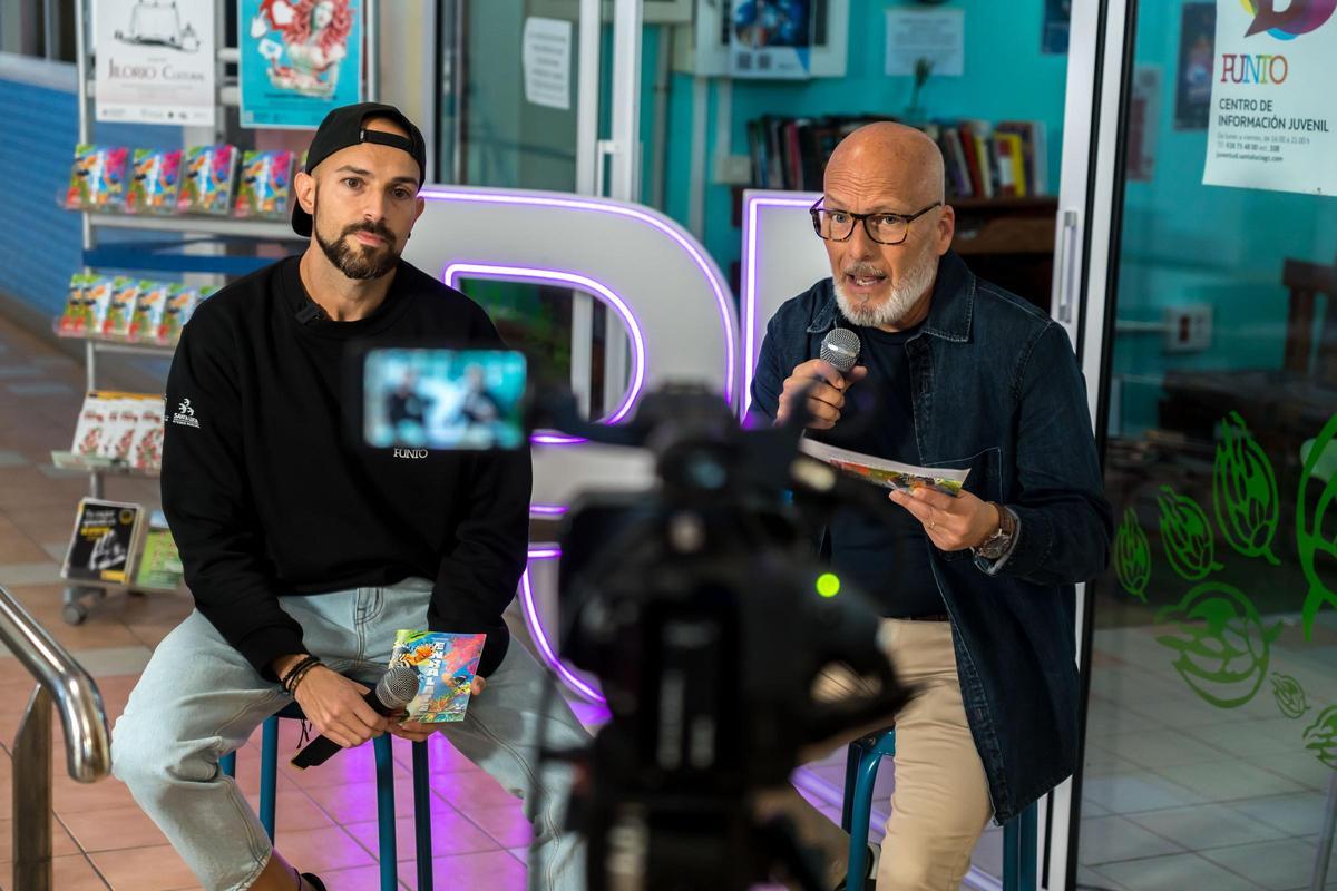 Aduanich Pérez y Julio Ojeda, a la derecha, durante la presentación de la programación.
