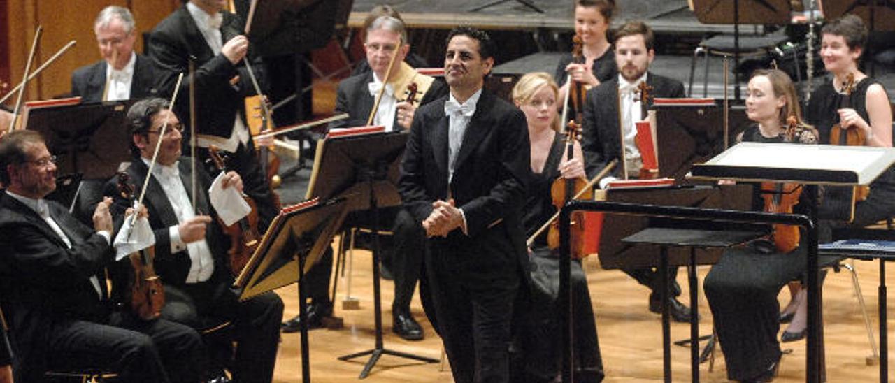 Flórez, junto a los músicos de la London Philharmonic, el pasado enero.