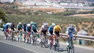 Enric Mas controla a Roglic en la penúltima montaña de la Vuelta