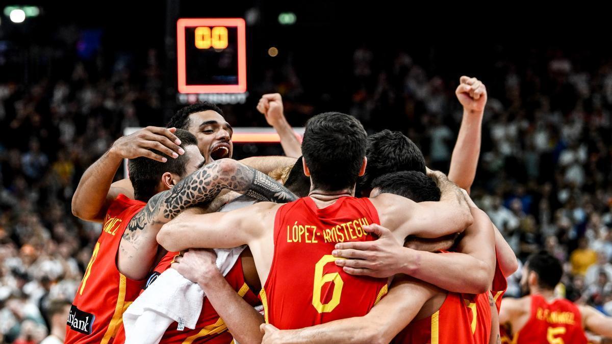 El combinado nacional celebra el pase a la final en Berlín