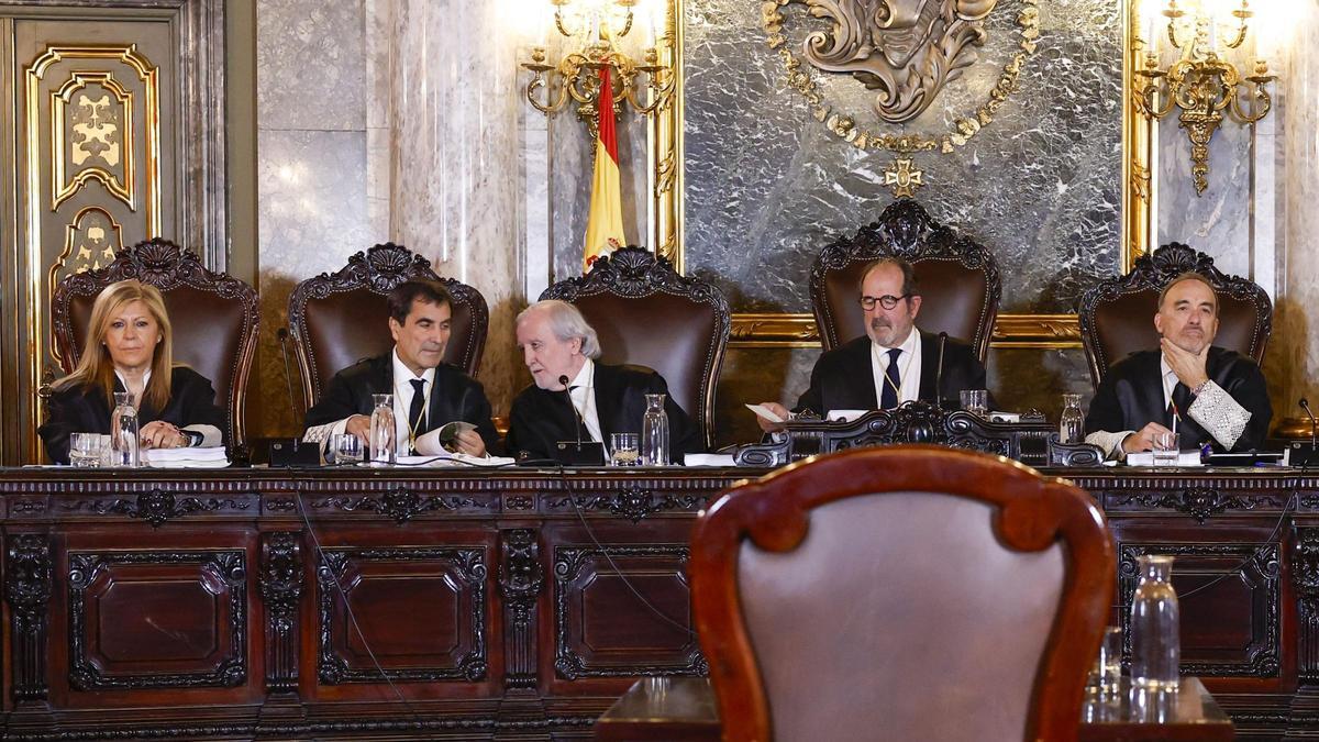 Los magistrados del Tribunal supremo Susana Polo, Antonio del Moral, Juan Ramón Berdugo, Andrés Martínez Arrieta y Manuel Marchena