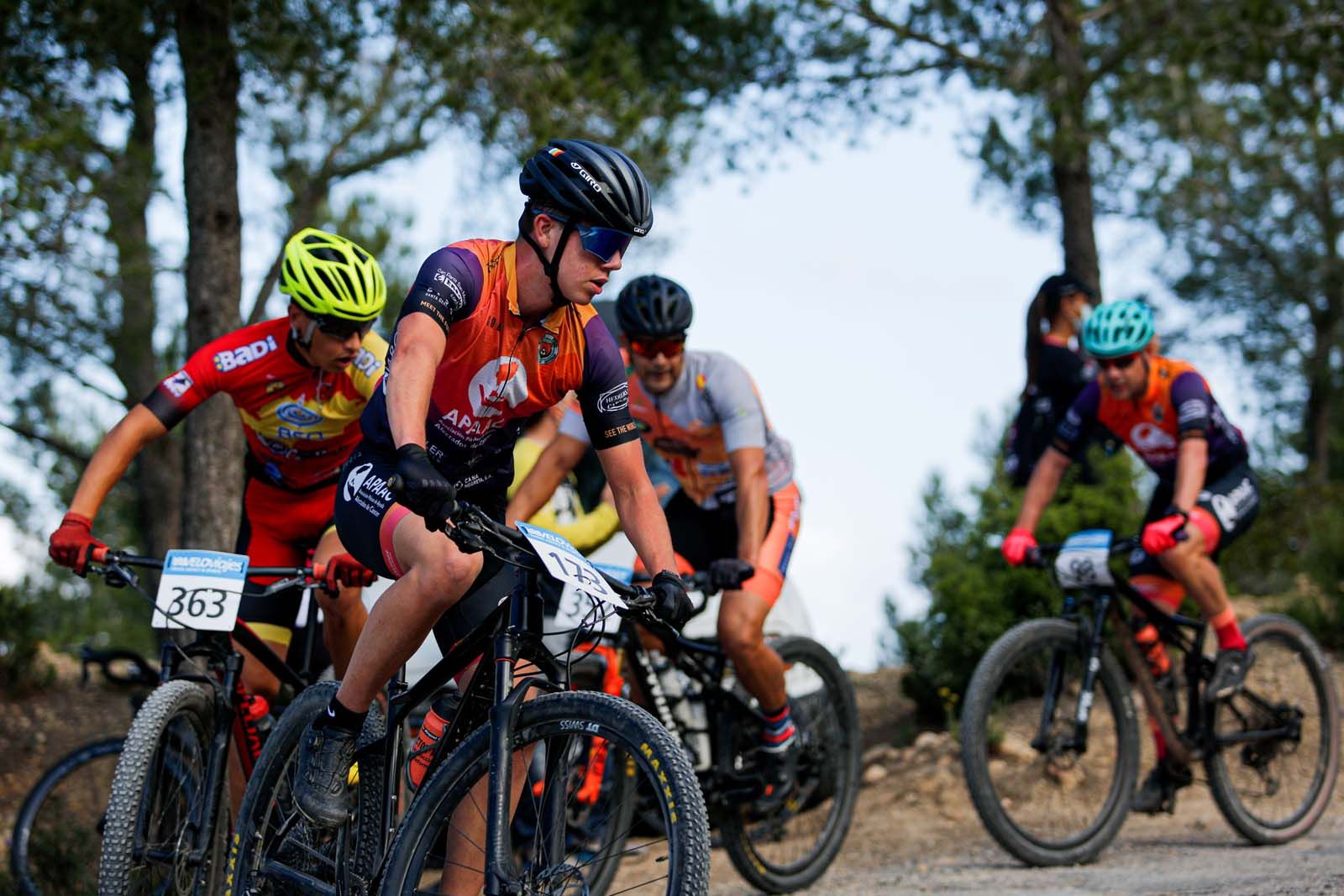 Victorias para Francisco José Medina y Laura Ríos en el Trofeo BTT Portinatx