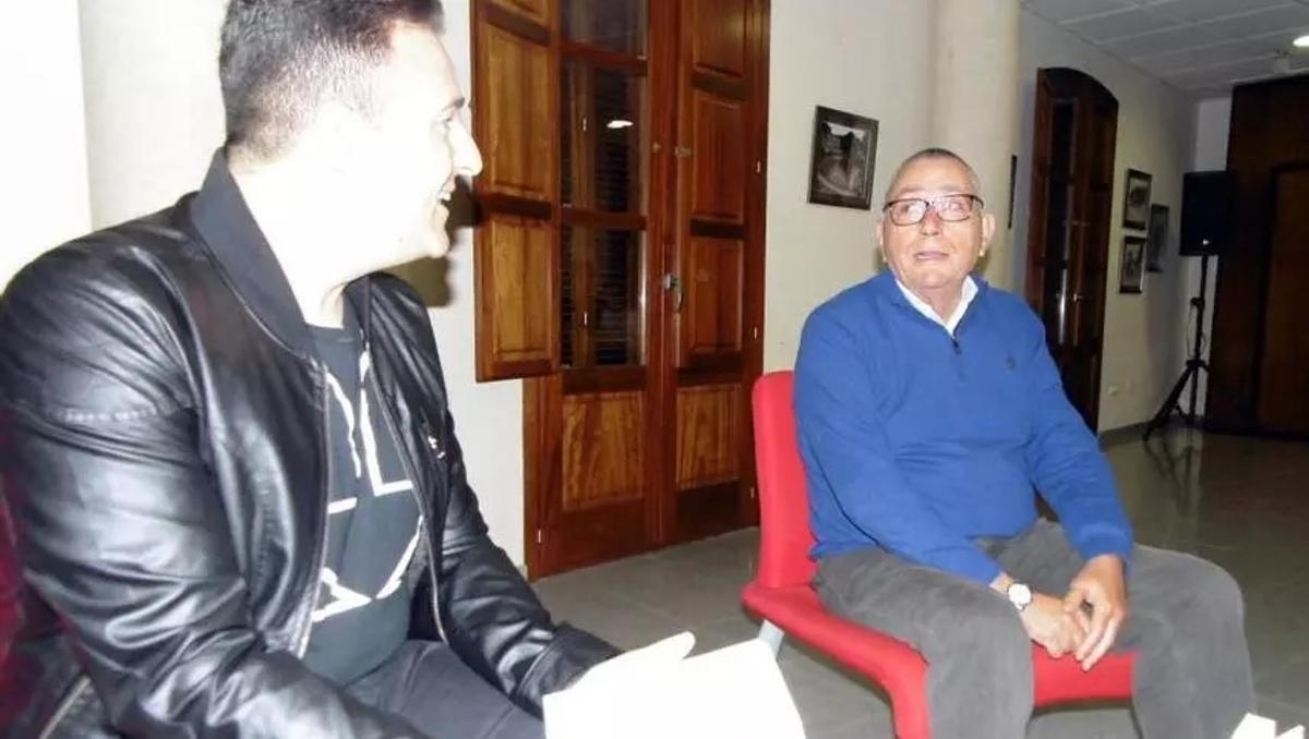 L'escriptor de Dénia Josep Bertomeu, poc abans de faltar, entrevistat per Jovi Lozano Seser