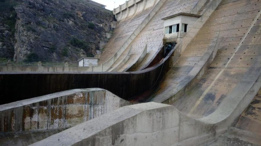 Pantano de Santomera con la compuerta cerrada