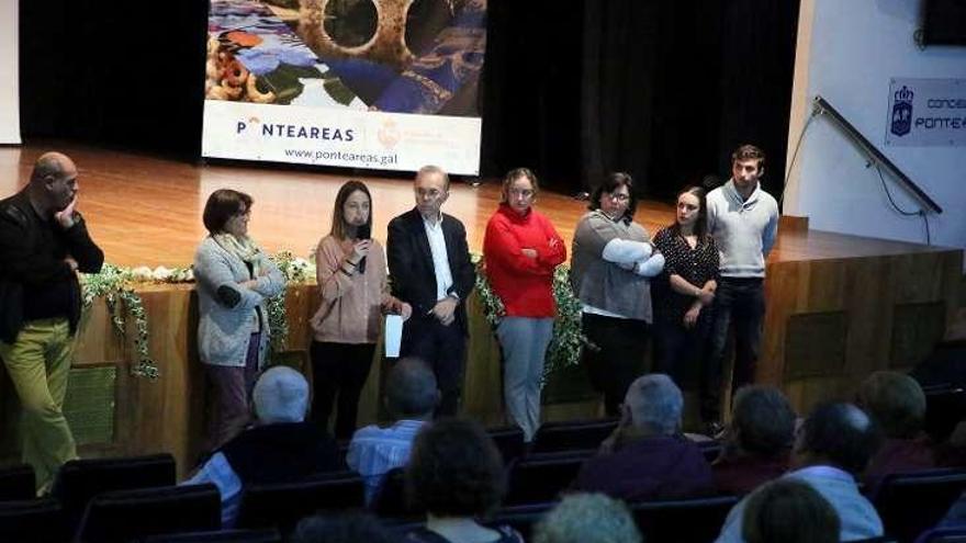 Acto de homenaje, ayer, en el auditorio ponteareano. // A.Hernández