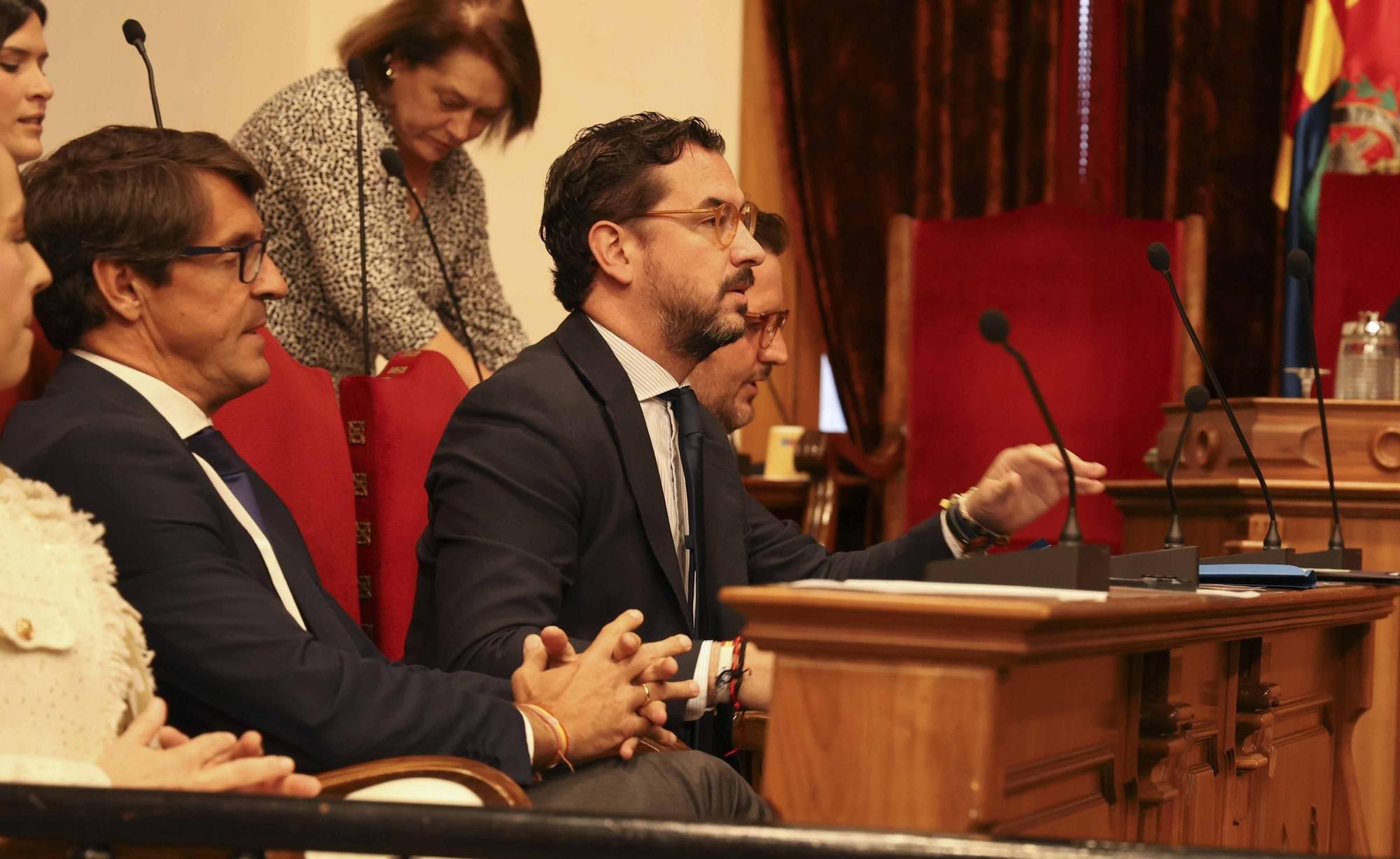 Pleno de ayuntamiento de Elche por la dimisión de José Navarro