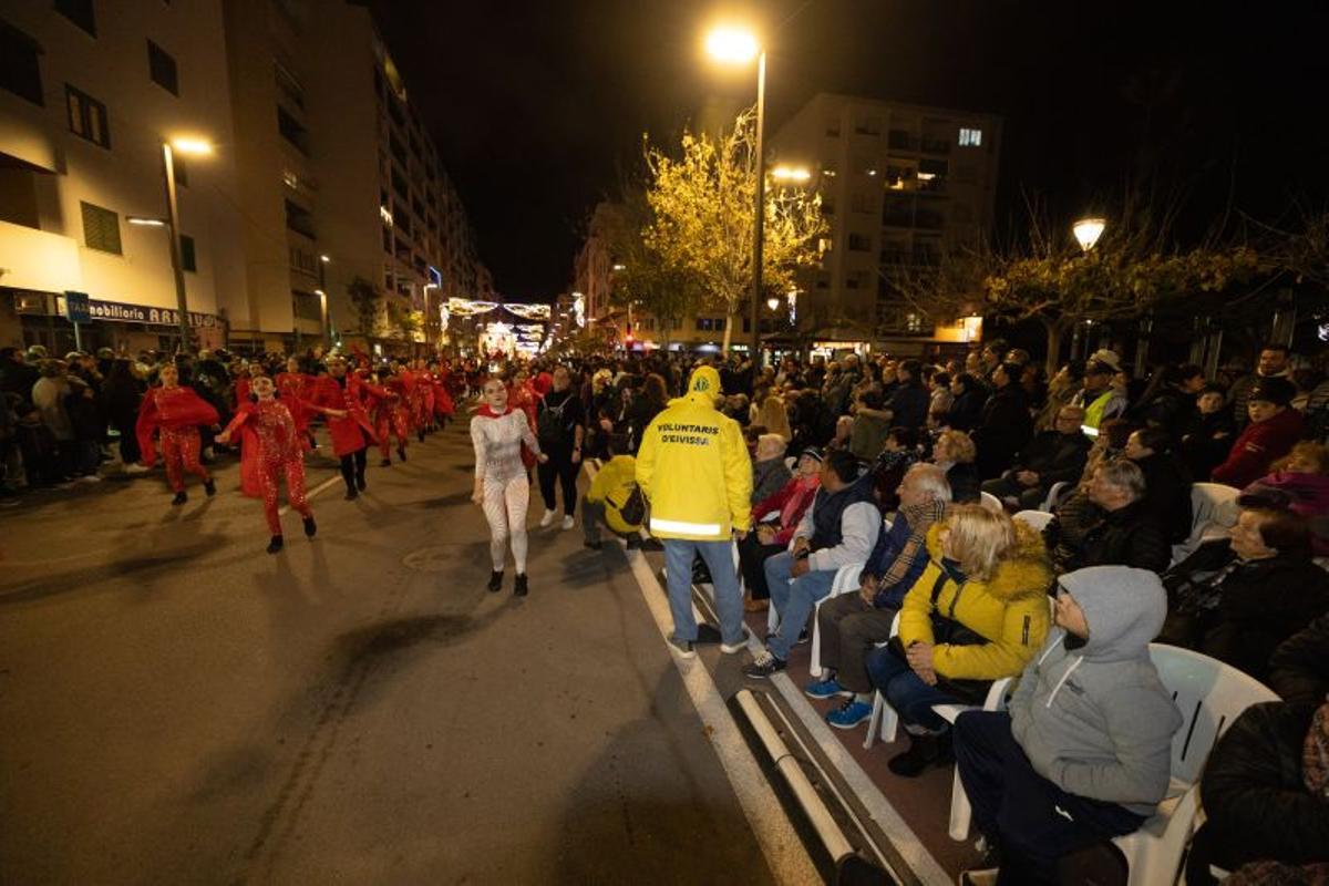 Mira aquí todas las fotos de la cabalgata de Reyes Magos en Ibiza
