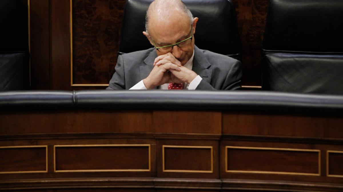 Cristóbal Montoro, este miércoles, durante la sesión de control al Gobierno.