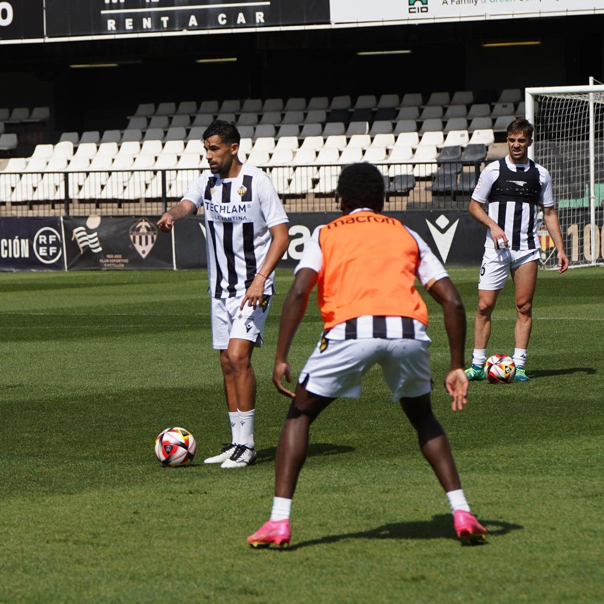 El último entrenamiento del Castellón antes de viajar a Madrid fue en el estadio Castalia.