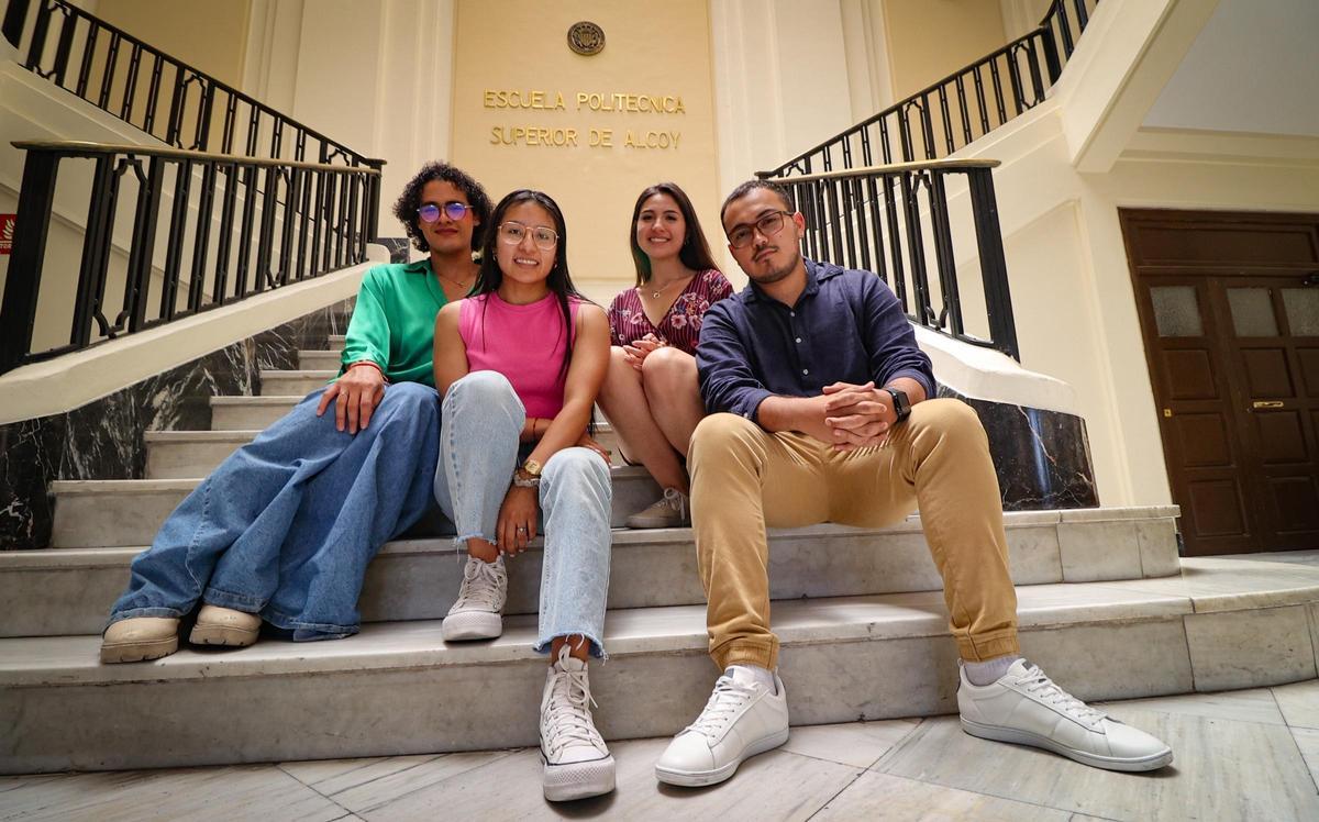 Star Cardona, Leire Cadena, Steplhanie Ponce i Juan Andrés Leuro, a Alcoi.