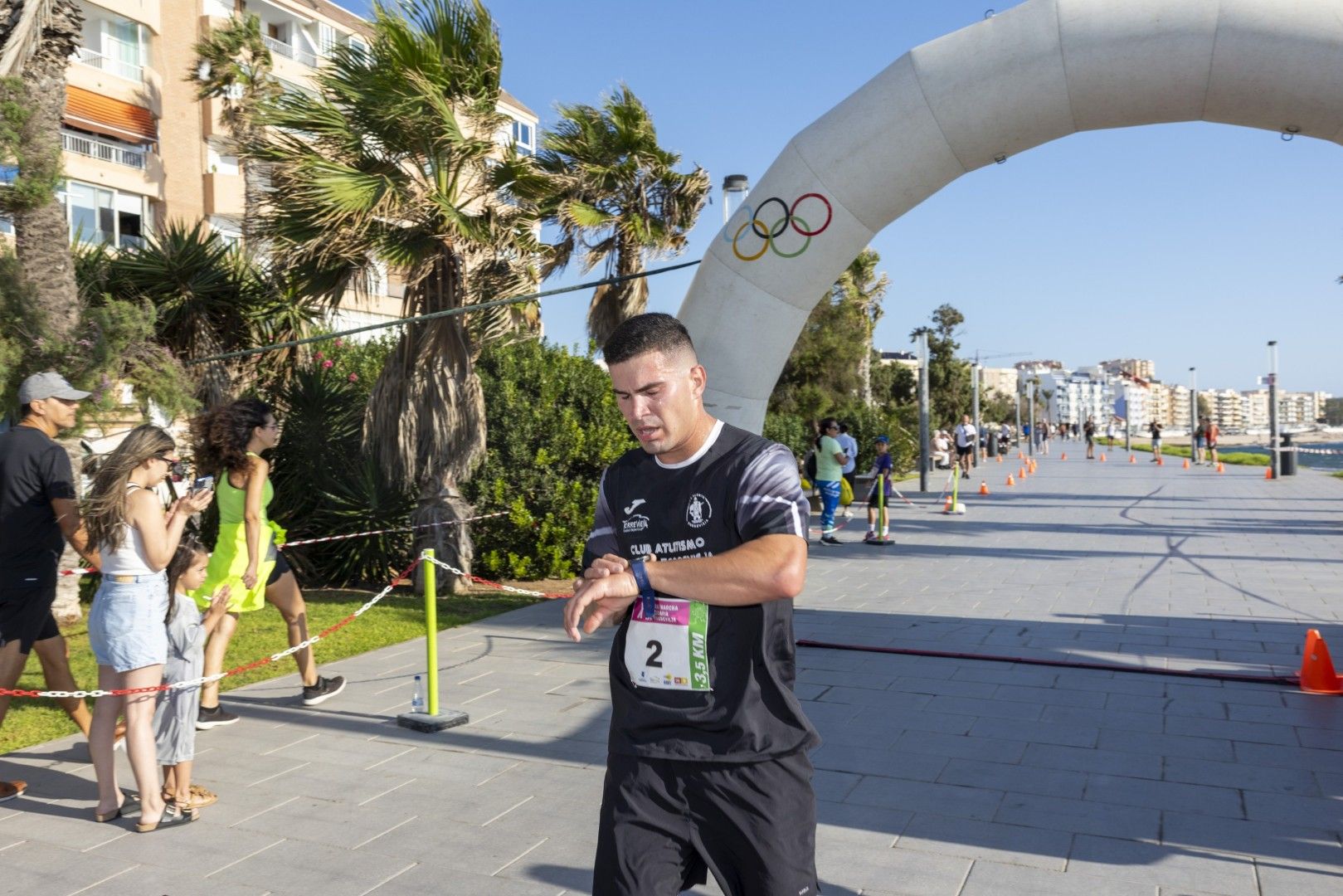 Así fue en imágenes una nueva edición de la carrera solidaria de AFA Torrevieja
