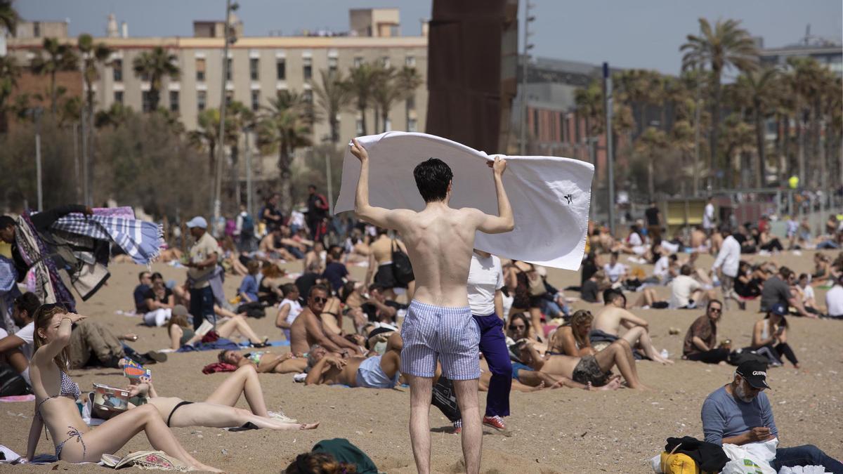 Por fin se ve el sol en la Semana Santa barcelonesa