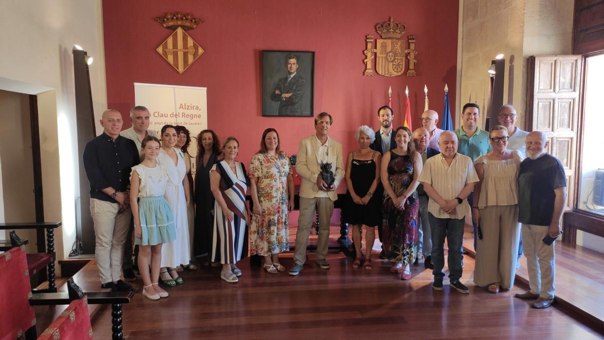 Participantes en el acto institucional por el 750 aniversario de la muerte de Jaume I en el Salón Noble.