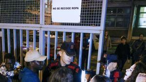 Tensió a Badalona pel reallotjament de la gent desnonada del B9