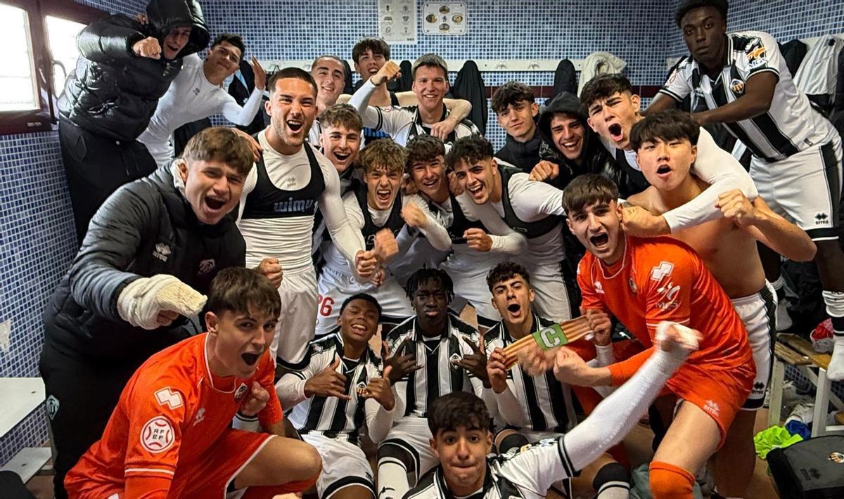 Alegría en el vestuario del Castellón tras la importante victoria ante el Levante.