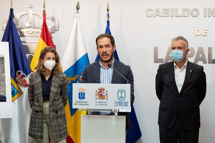 Reunión en La Palma de Torres con la ministra de Transporte y con el titular del Cabildo