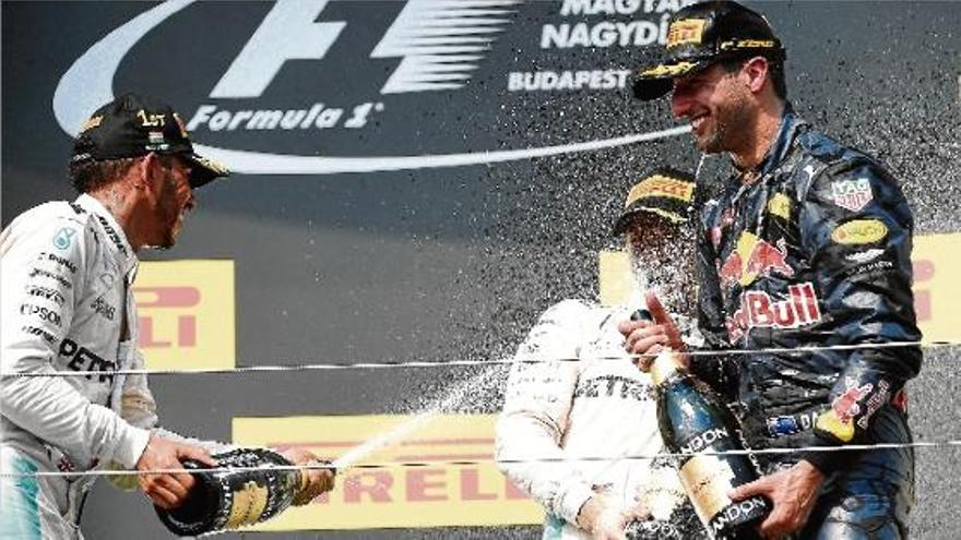 Hamilton capgira el Mundial amb un triomf a Hungaroring
