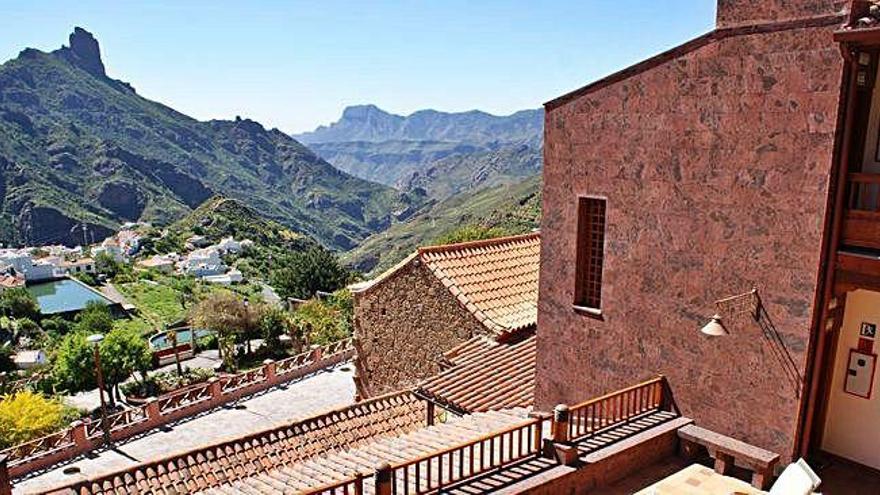 El roque Bentaiga desde La Fonda de la Tea.