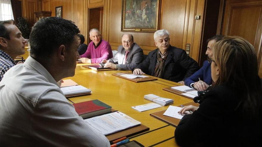 Reunión de la Mesa del Lechazo esta mañana en la Diputación.