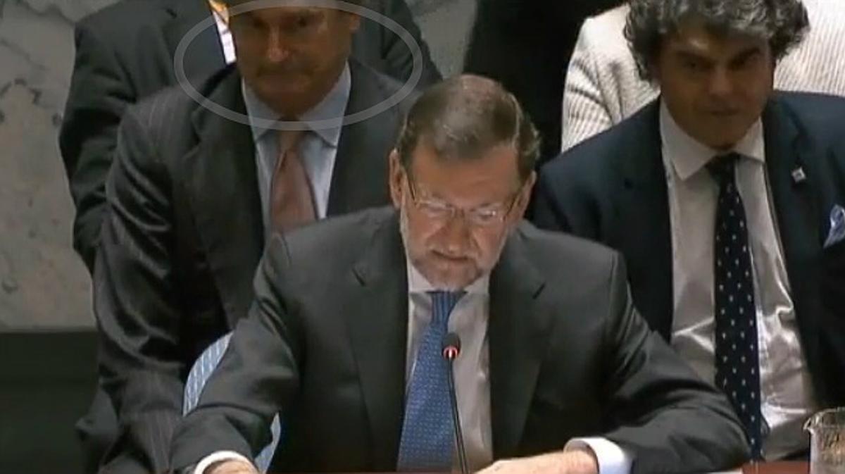 ¿Qué dice Mariano Rajoy para que este embajador arrugue el ceño?