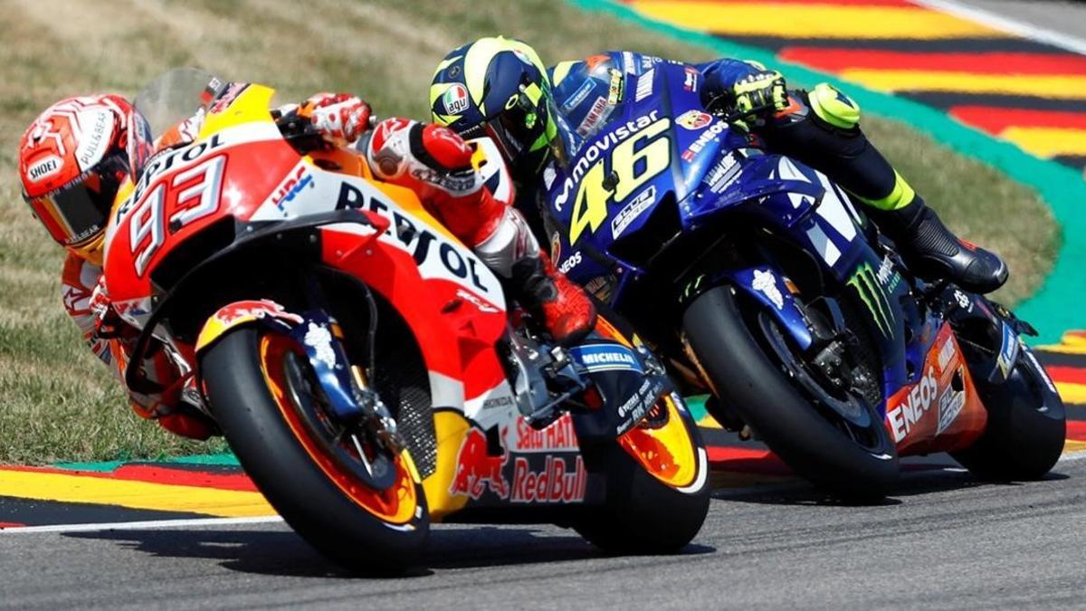 Marc Márquez y Valentino Rossi se enfrentarán virtualmente, el domingo, en el primero GP de MotoGP de Play.