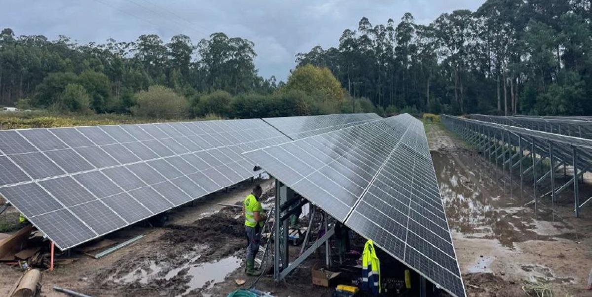 Vista de la megaplanta solar del bombeo del Umia. |  FdV