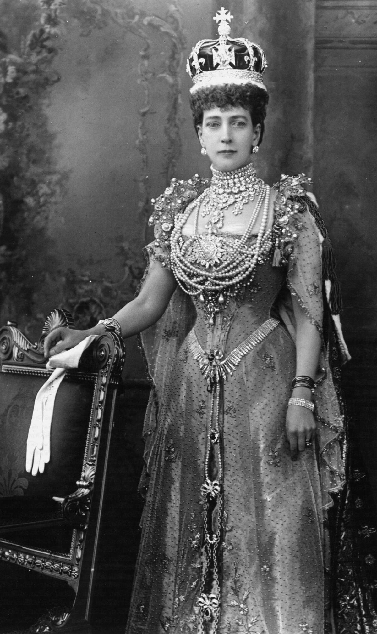 La reina Alexandra, en su coronación en 1902