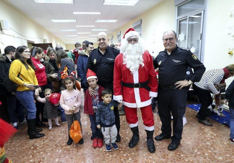 Visita de Papá Noel a la Policía Nacional