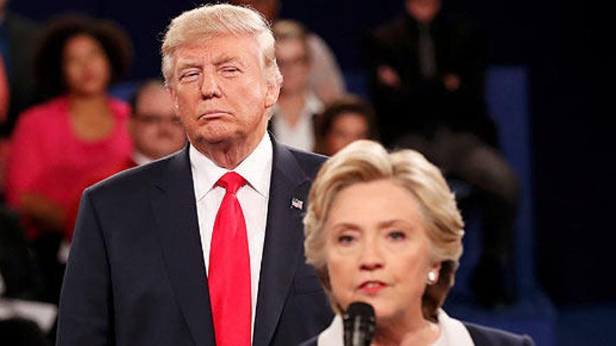 Donald Trump y Hillary Clinton, durante el último debate.