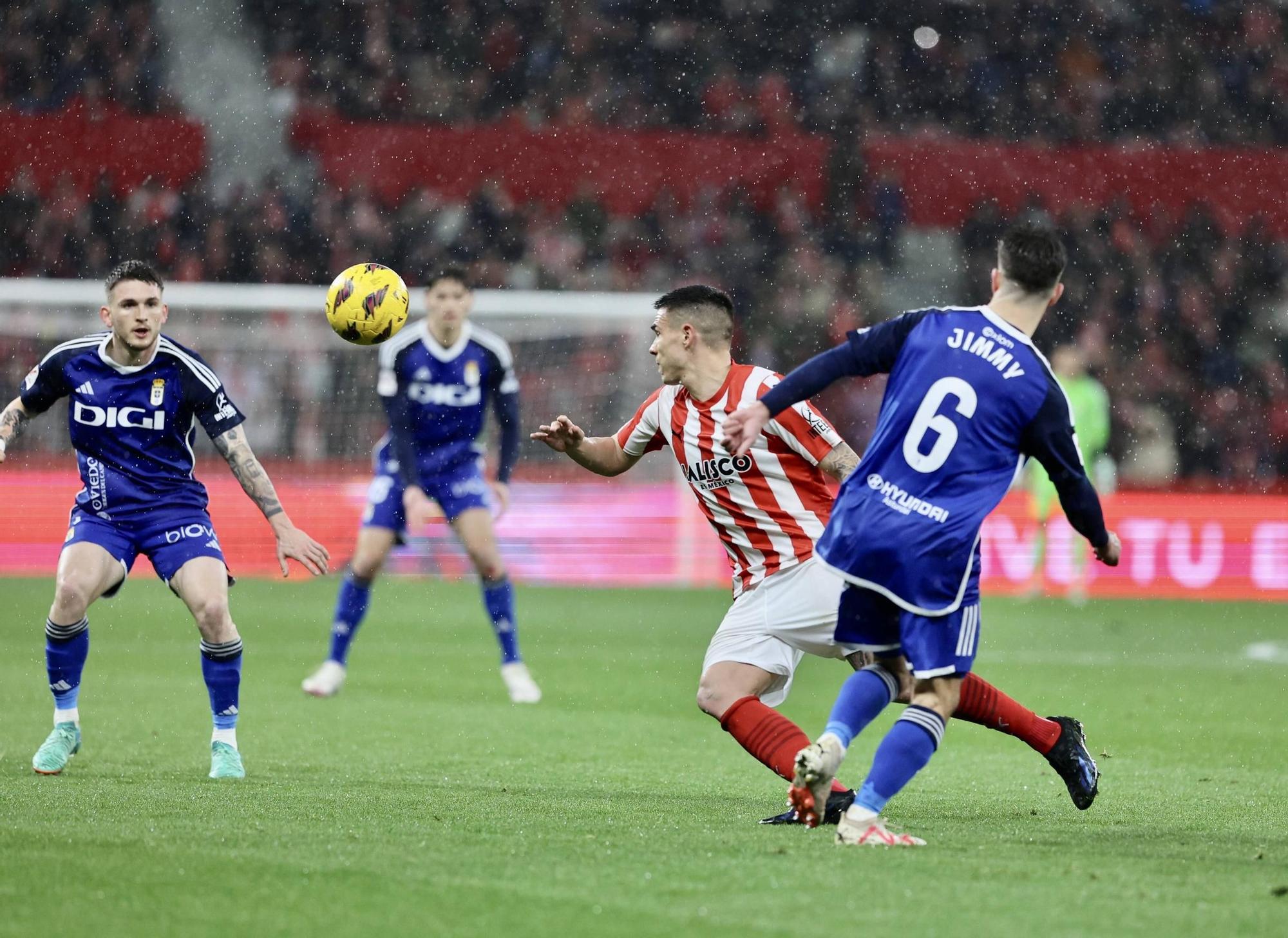 Real Sporting - Real Oviedo: el derbi en imágenes