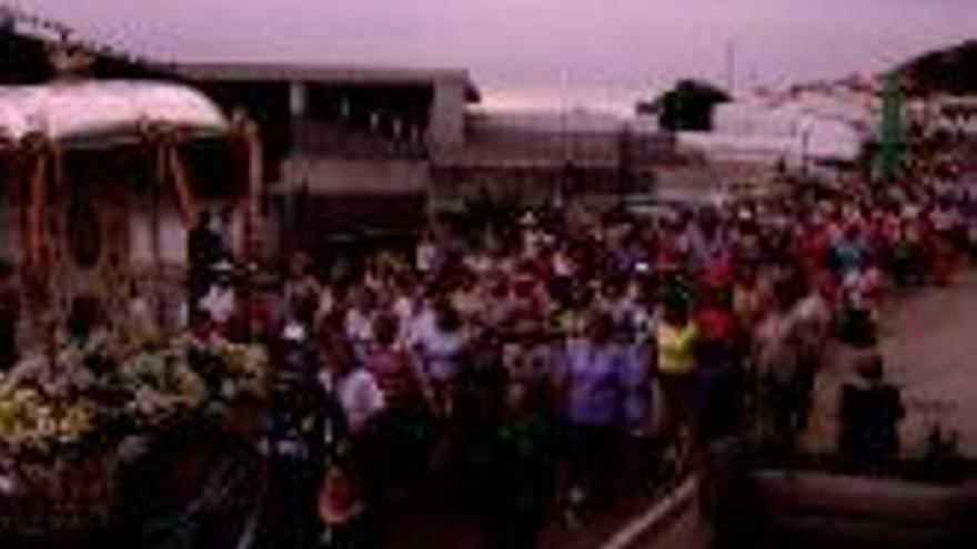 La romería de Aguasantas de Jerez atrae a 2.500 personas