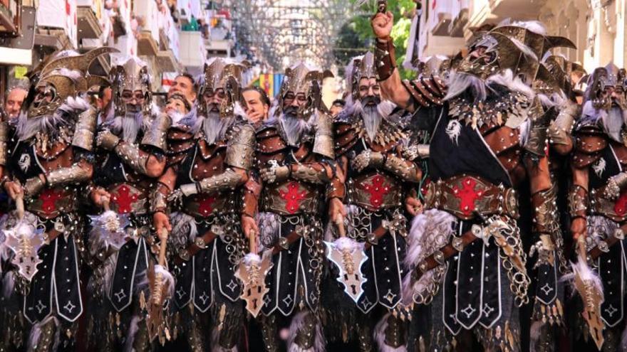 Desfile del bando cristiano el día de las Entradas el pasado mes de mayo en Alcoy.