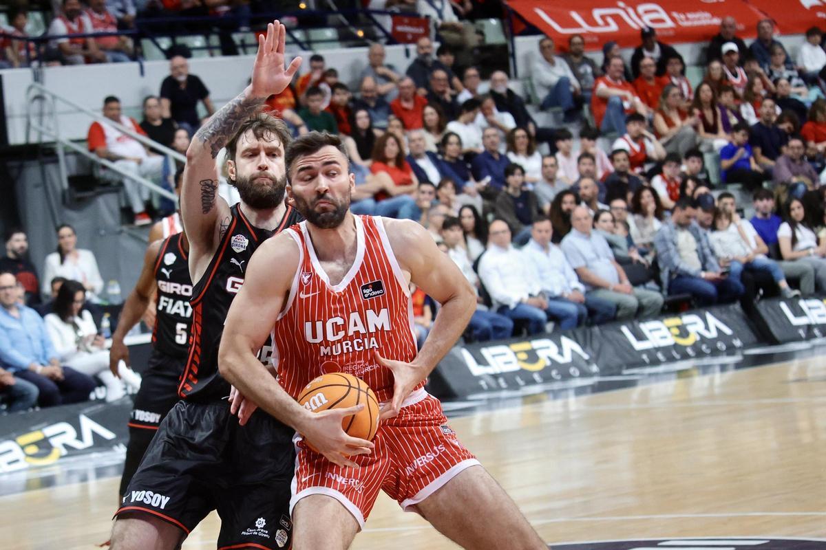 Las mejores fotos del encuentro entre el UCAM Murcia y el Girona.