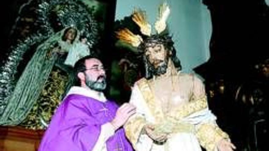 Bendecidas las nuevas potencias de oro de Nuestro Padre Jesús de la Humildad y Paciencia