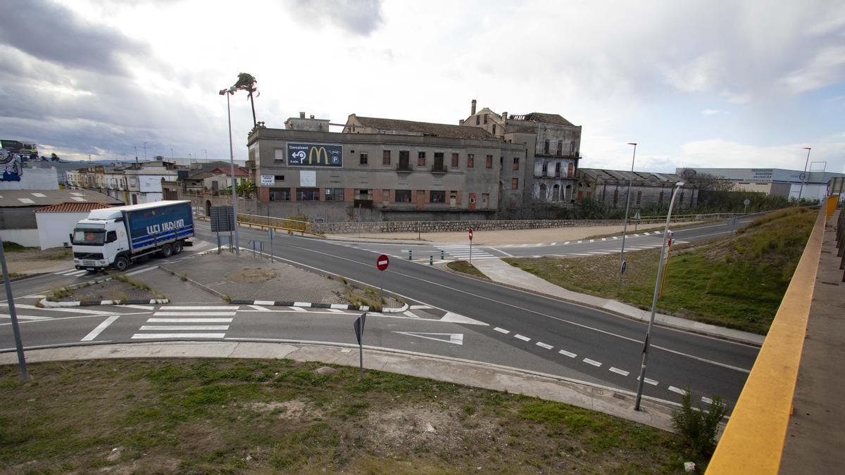 Vista del Pont de Xàtiva sobre el barrando de la Casella y de la confluencia de la CV-50 con la CV-41.