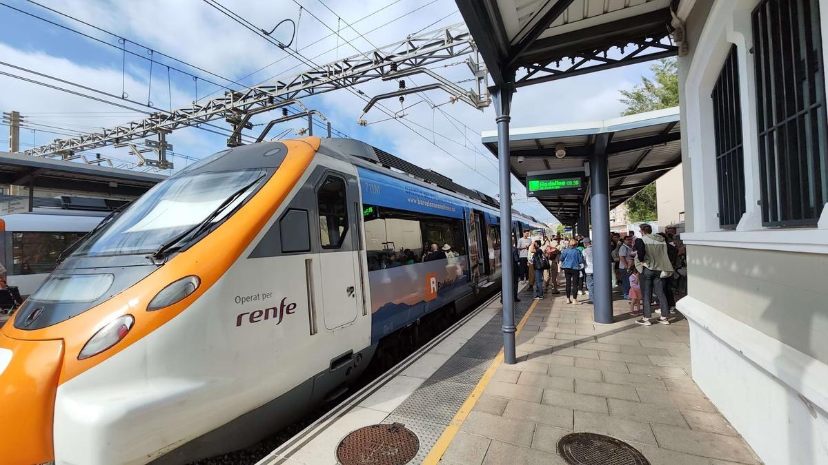 La Diputació de Barcelona y Renfe llevan &quot;El tren dels exploradors&quot; al Baix Llobregat