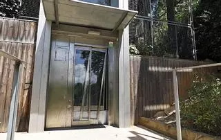 L’ascensor del barri de Vista Alegre, trencat una altra vegada