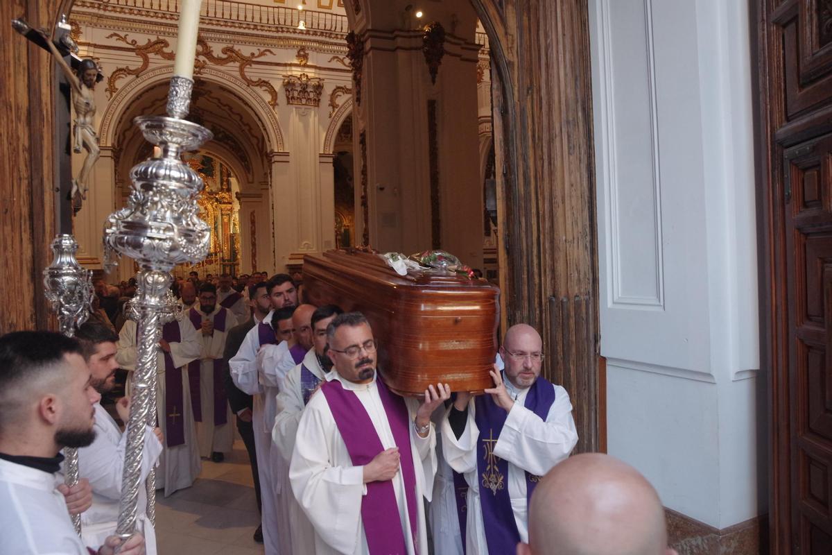 El funeral del sacerdote Manuel Ángel Santiago, en imágenes El funeral del sacerdote Manuel Ángel Santiago, en imágenes